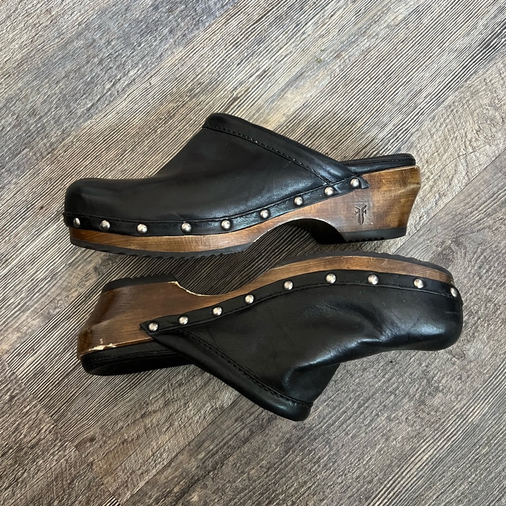 Frye leather clogs
